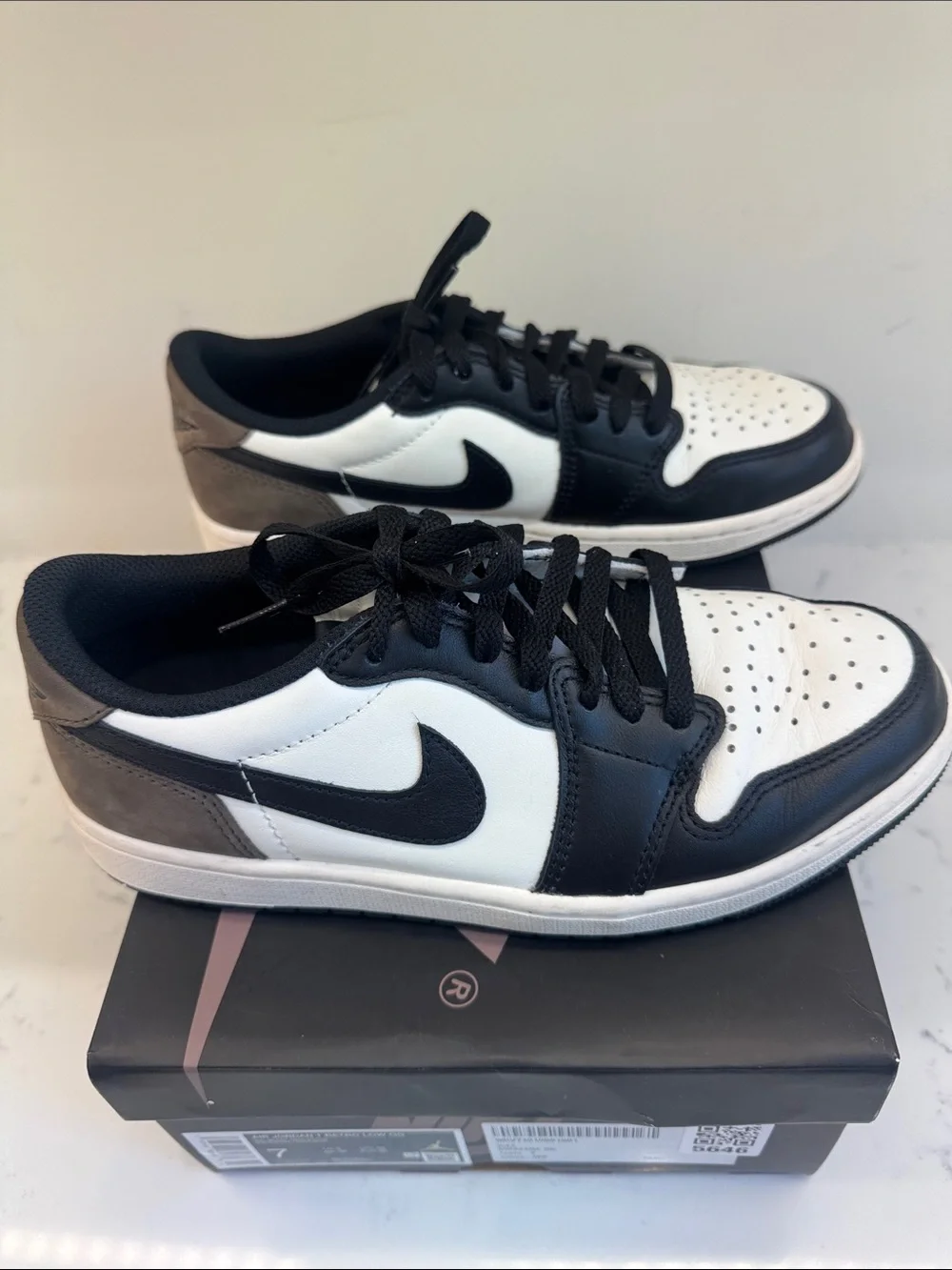 Air Jordan 1 Retro Low OG shoes